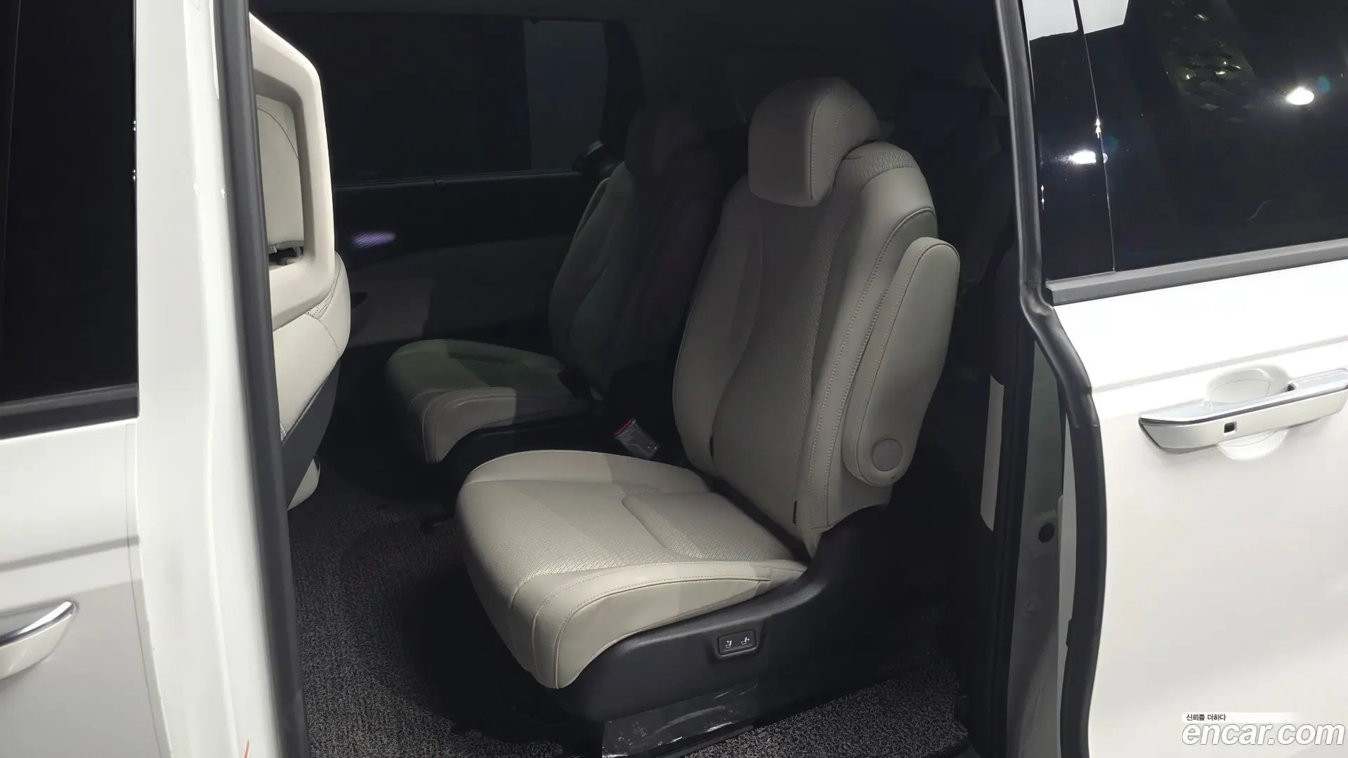Kia Canival Gasoline 9-Seater Signature 2020