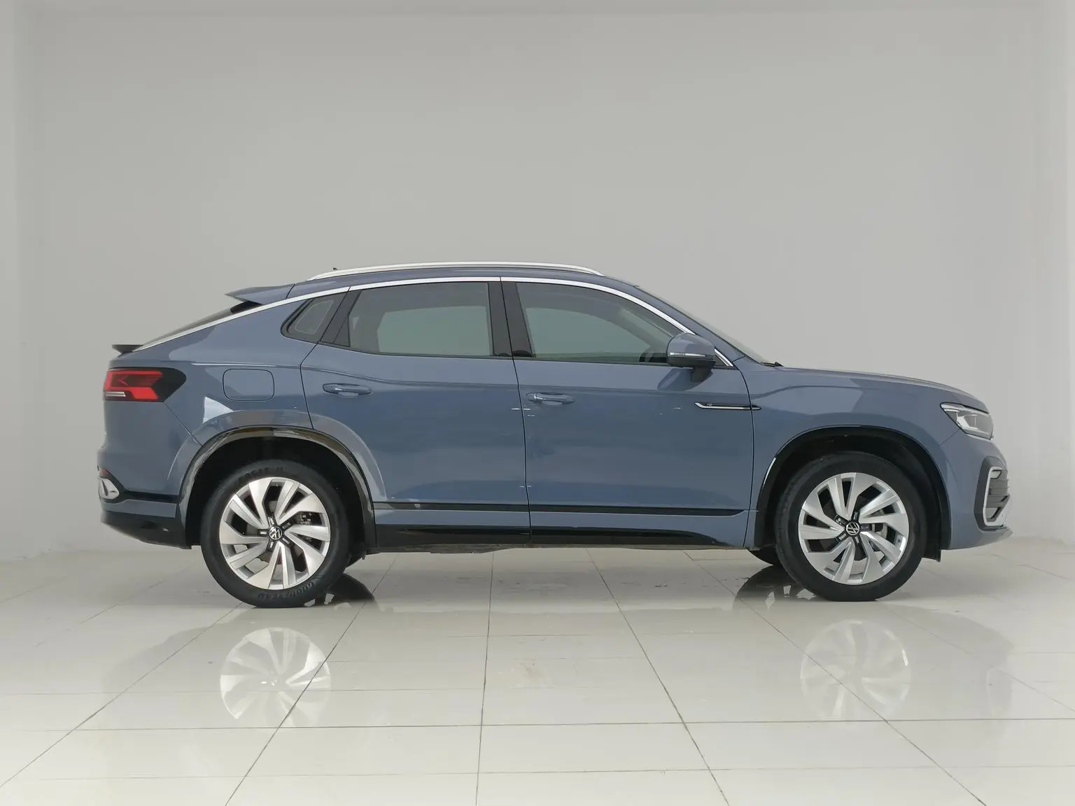 Volkswagen Tayron X 2020 330TSI 2WD Premium Smart Connected