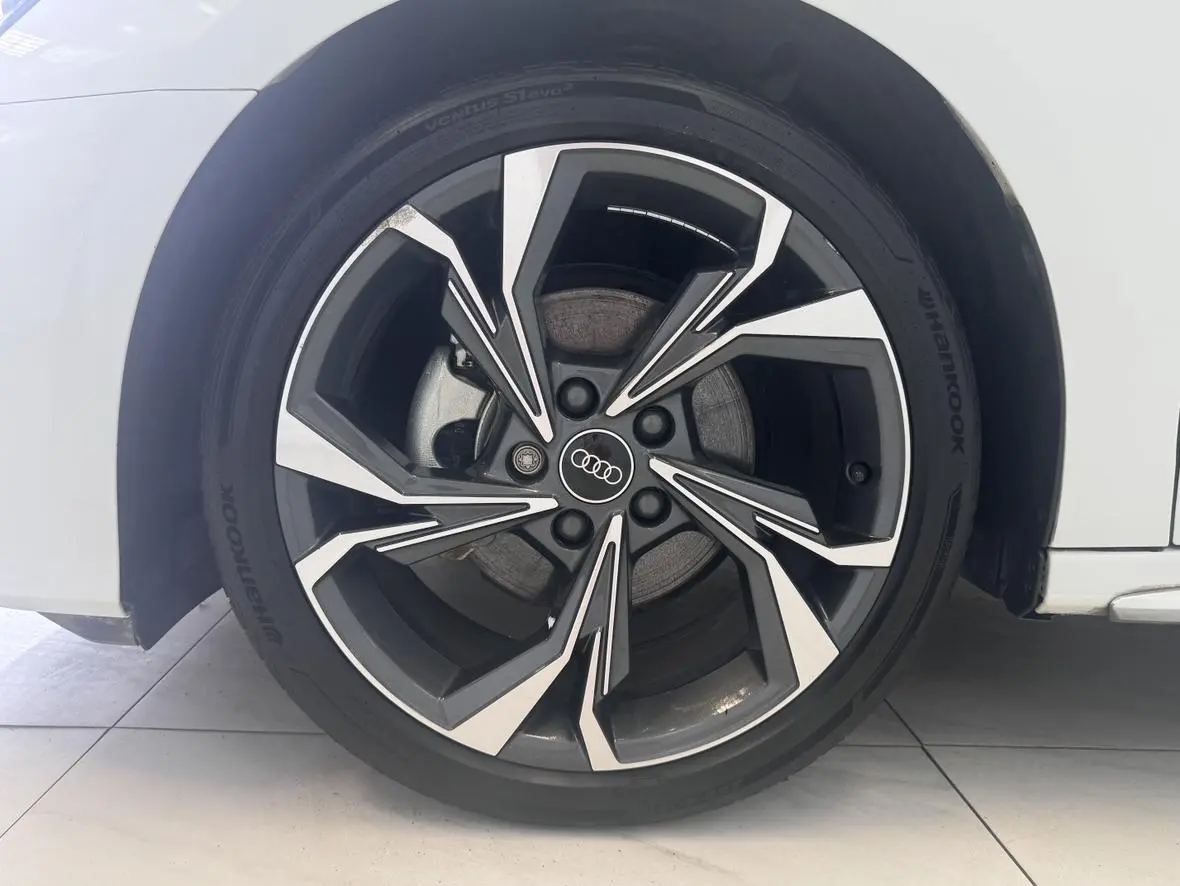 Audi A3 2021 Sportback 35 TFSI Luxury Sport