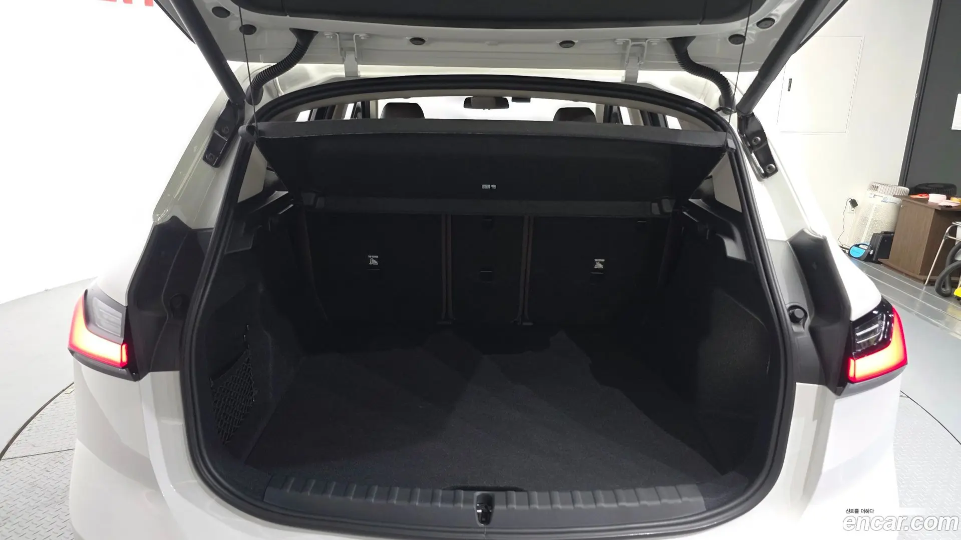 BMW 2-Series 220i Advantage 2024