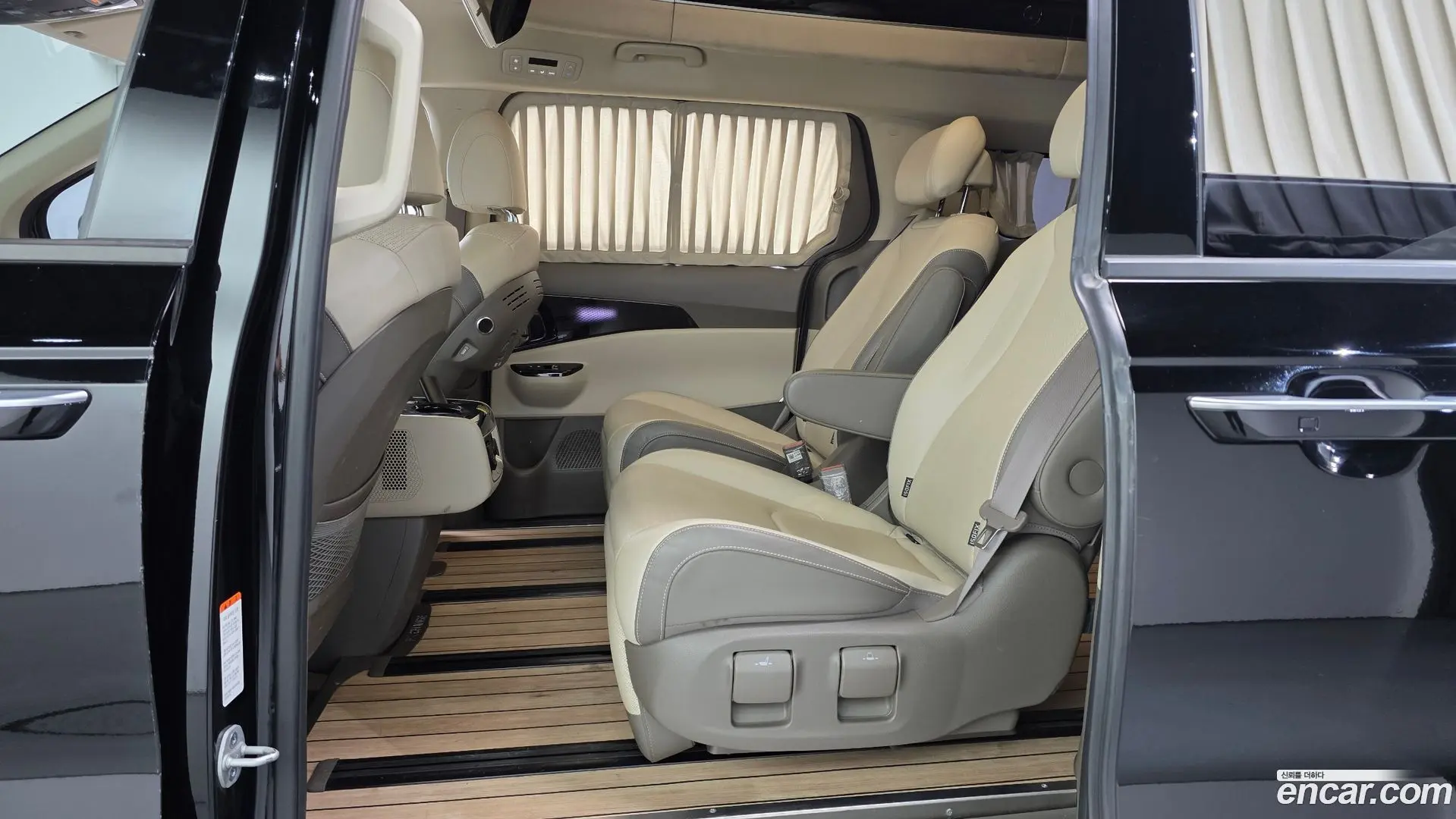 Kia Canival Diesel 7-Seater Hi-Limousine