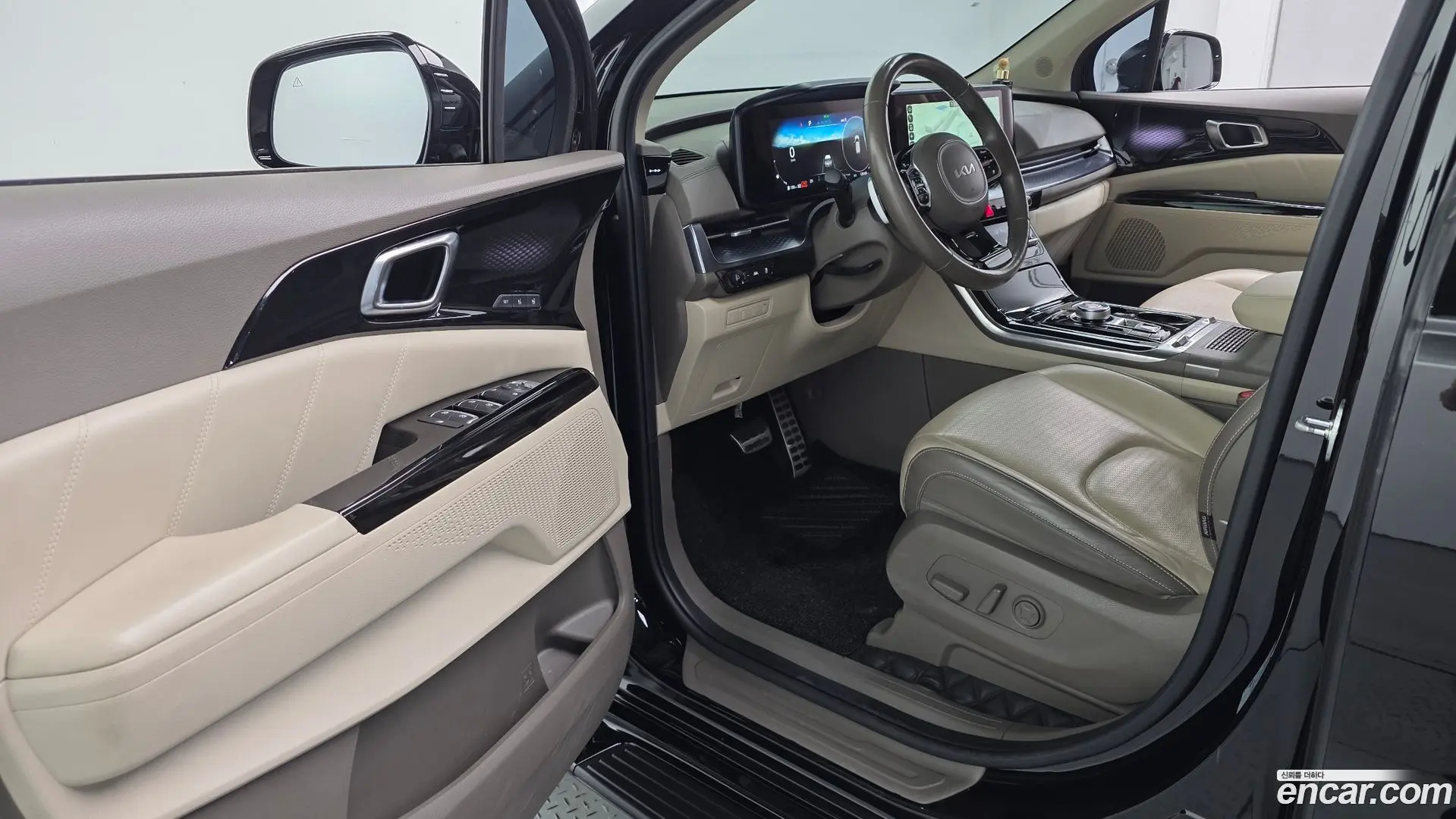 Kia Canival Diesel 7-Seater Hi-Limousine