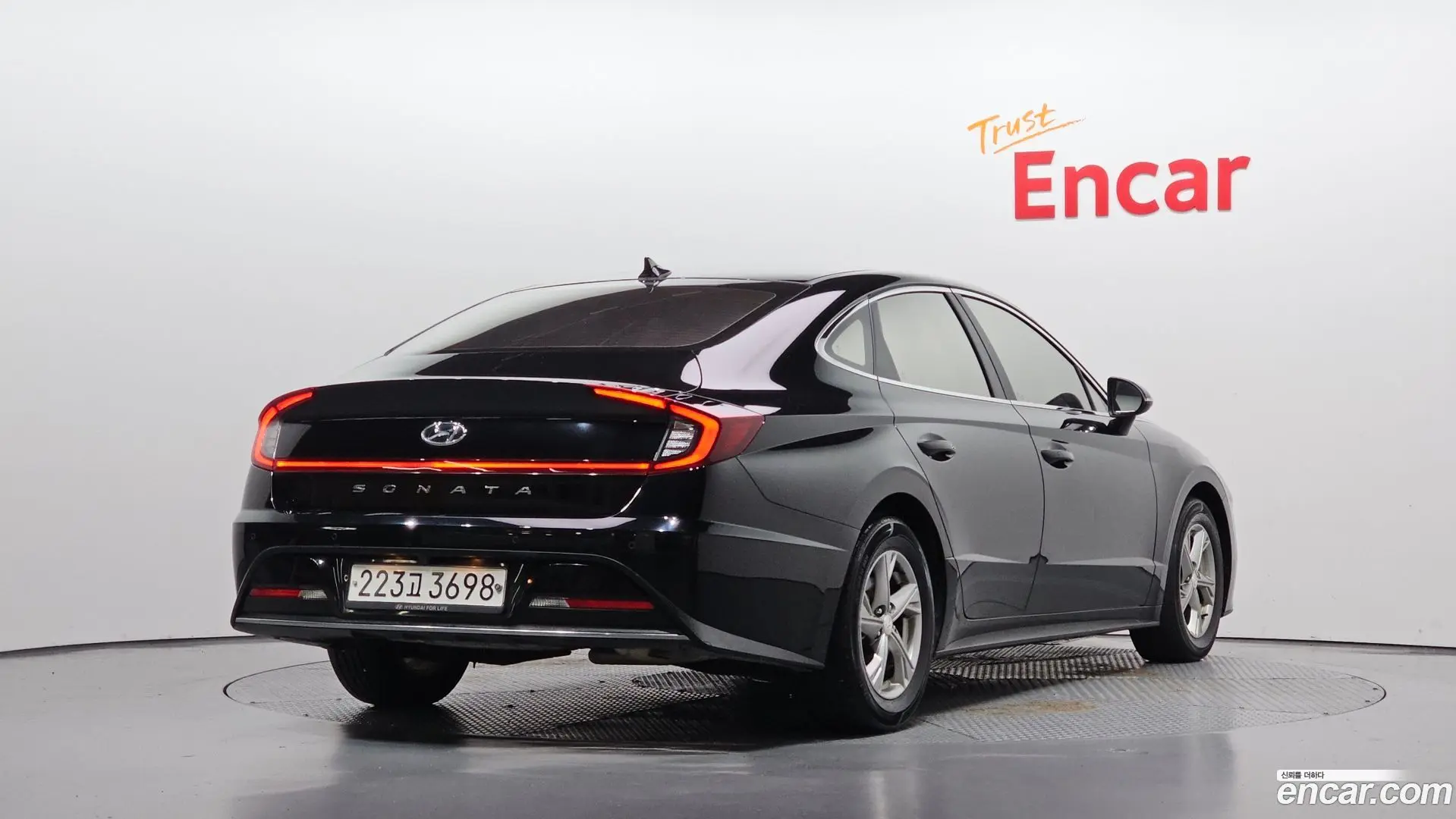 Hyundai Sonata 2.0 LPG(rental car)