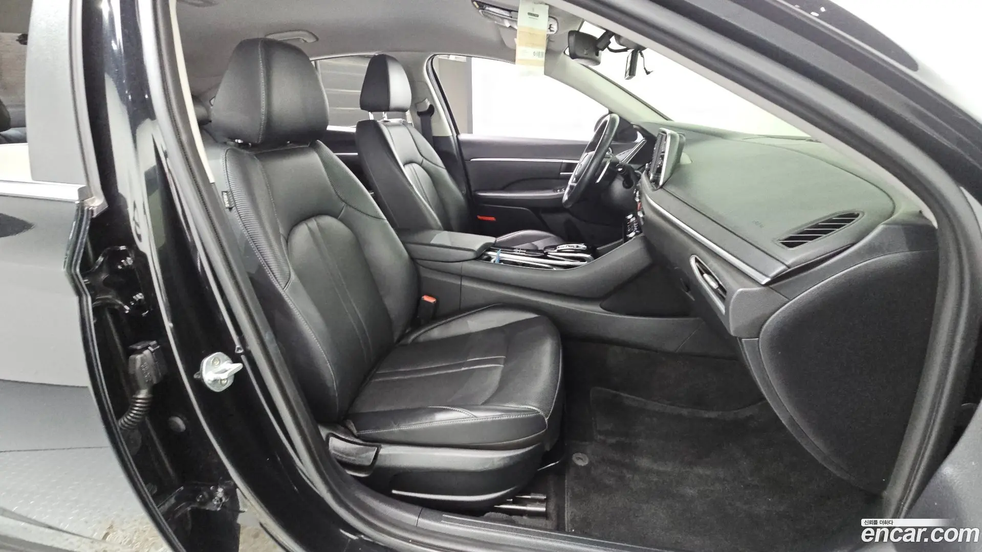 Hyundai Sonata 2.0 LPG(rental car)