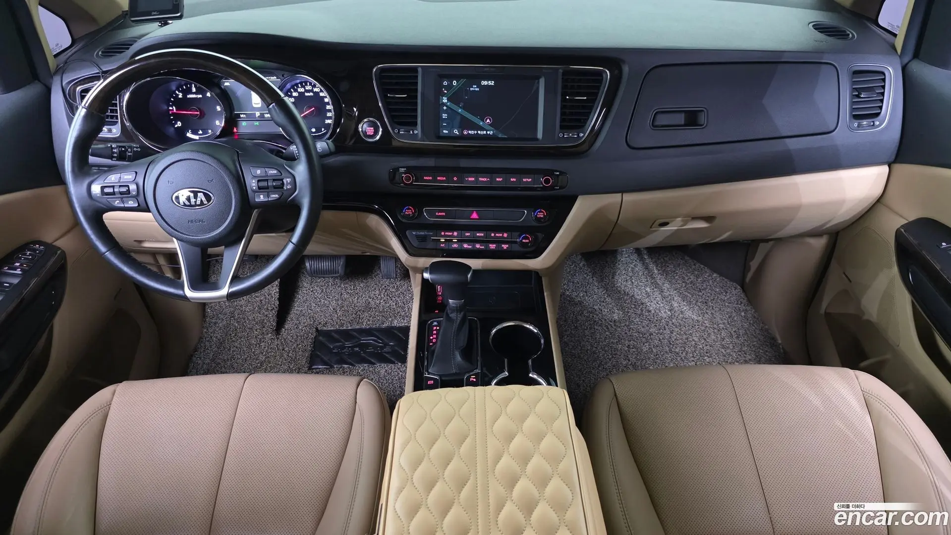 Kia Canival 7-Seater Limousine 2018