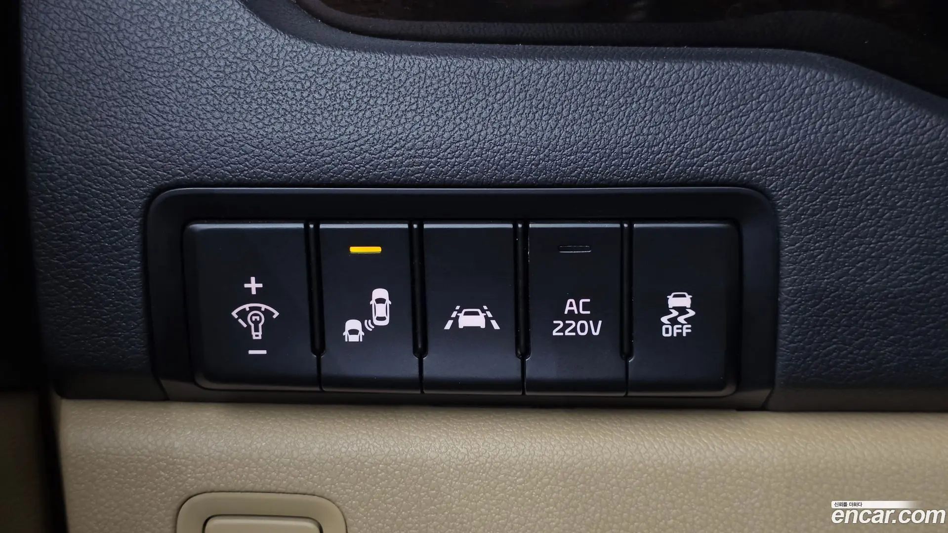 Kia Canival 7-Seater Limousine 2018