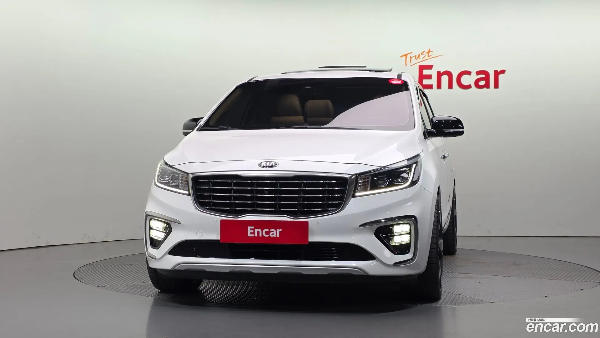 Kia Canival 7-Seater Limousine 2018