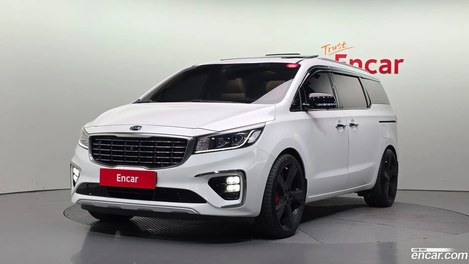 Kia Canival 7-Seater Limousine 2018