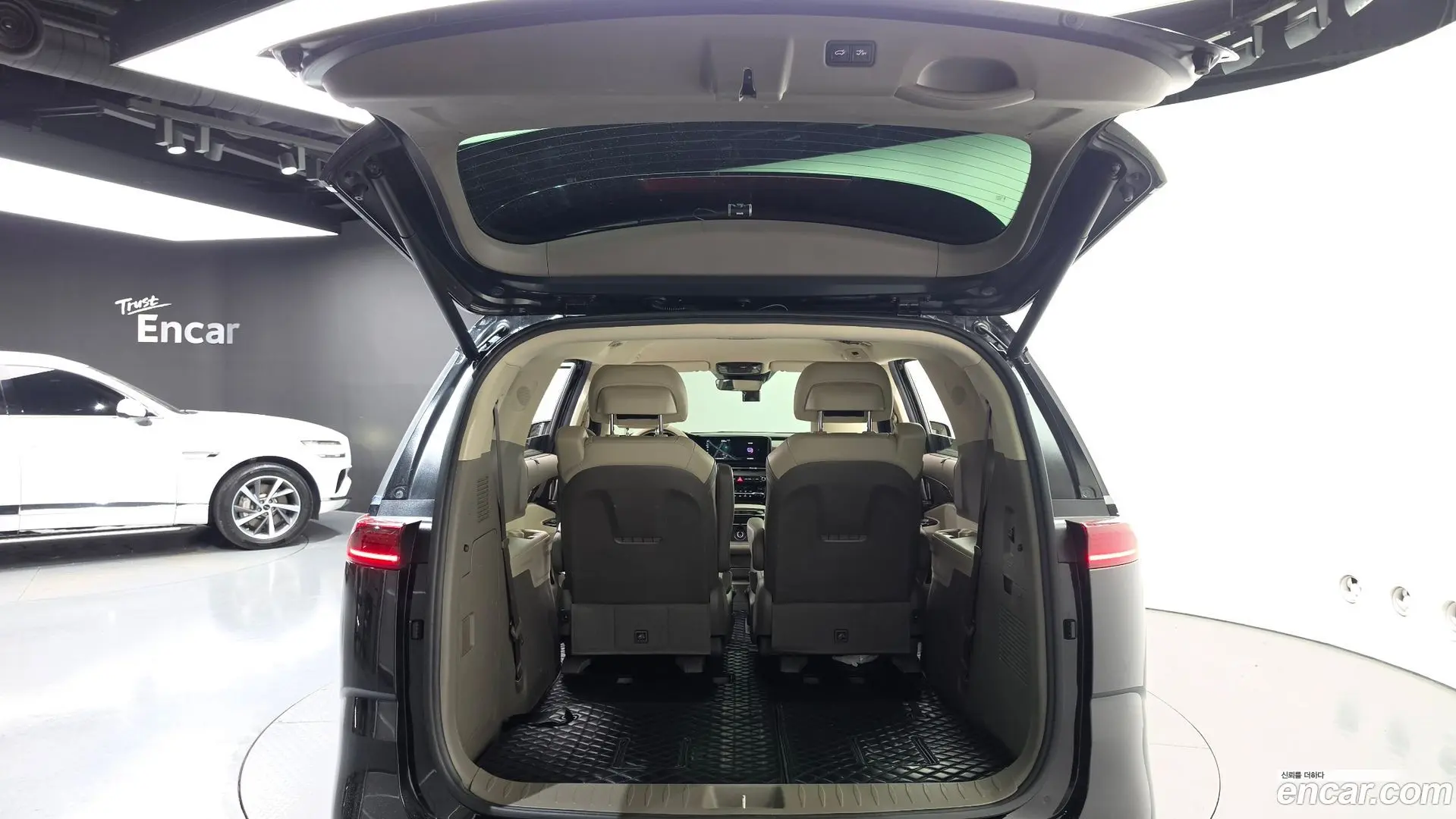 Kia Canival Diesel 7-Seater Noblesse