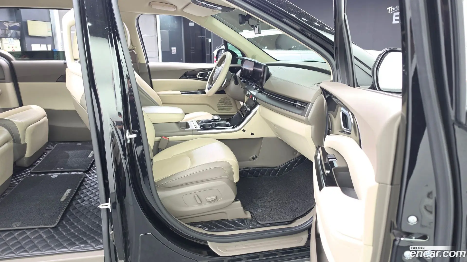 Kia Canival Diesel 7-Seater Noblesse