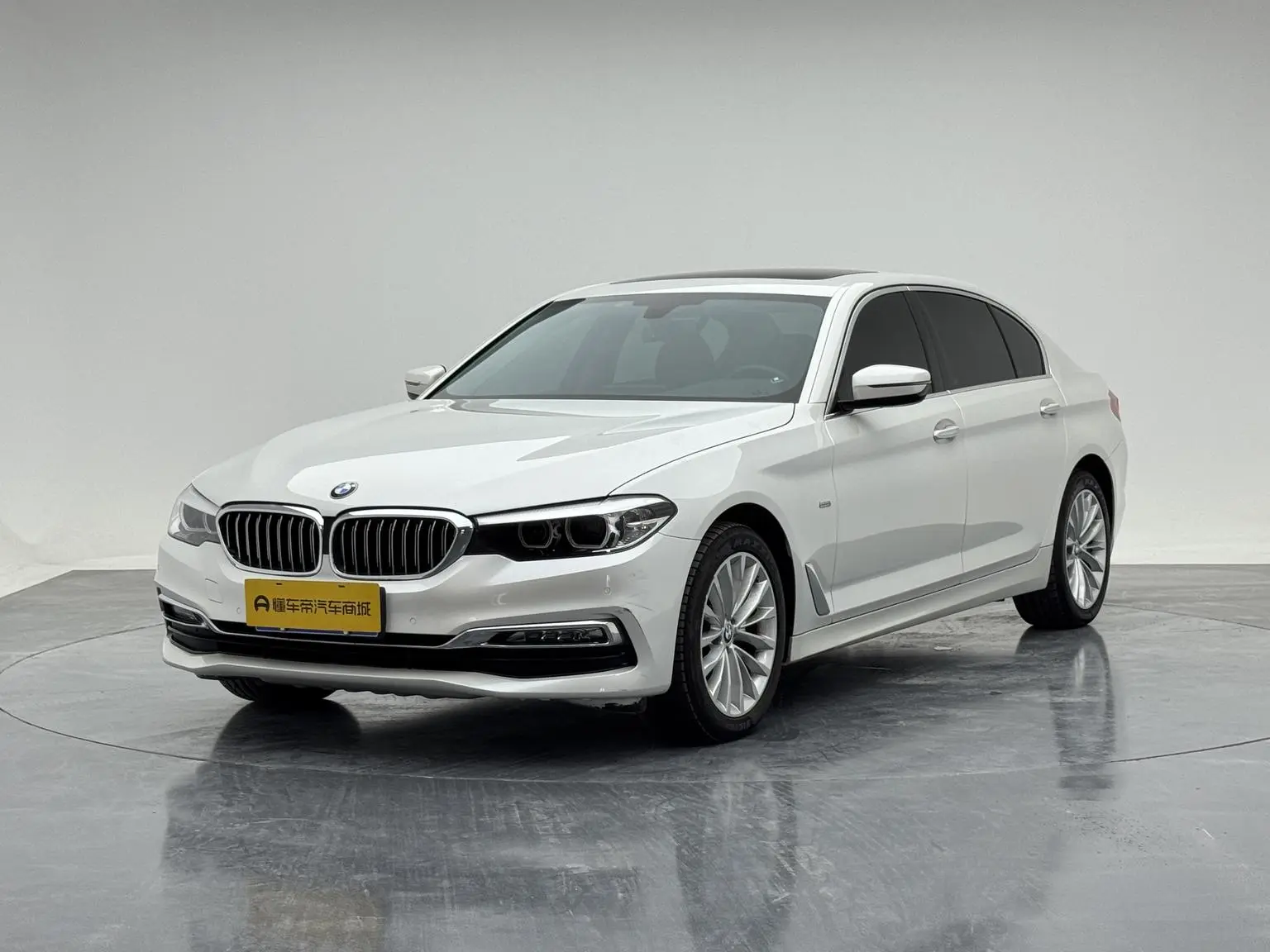 BMW 5 Series 2018 525Li Luxury Package