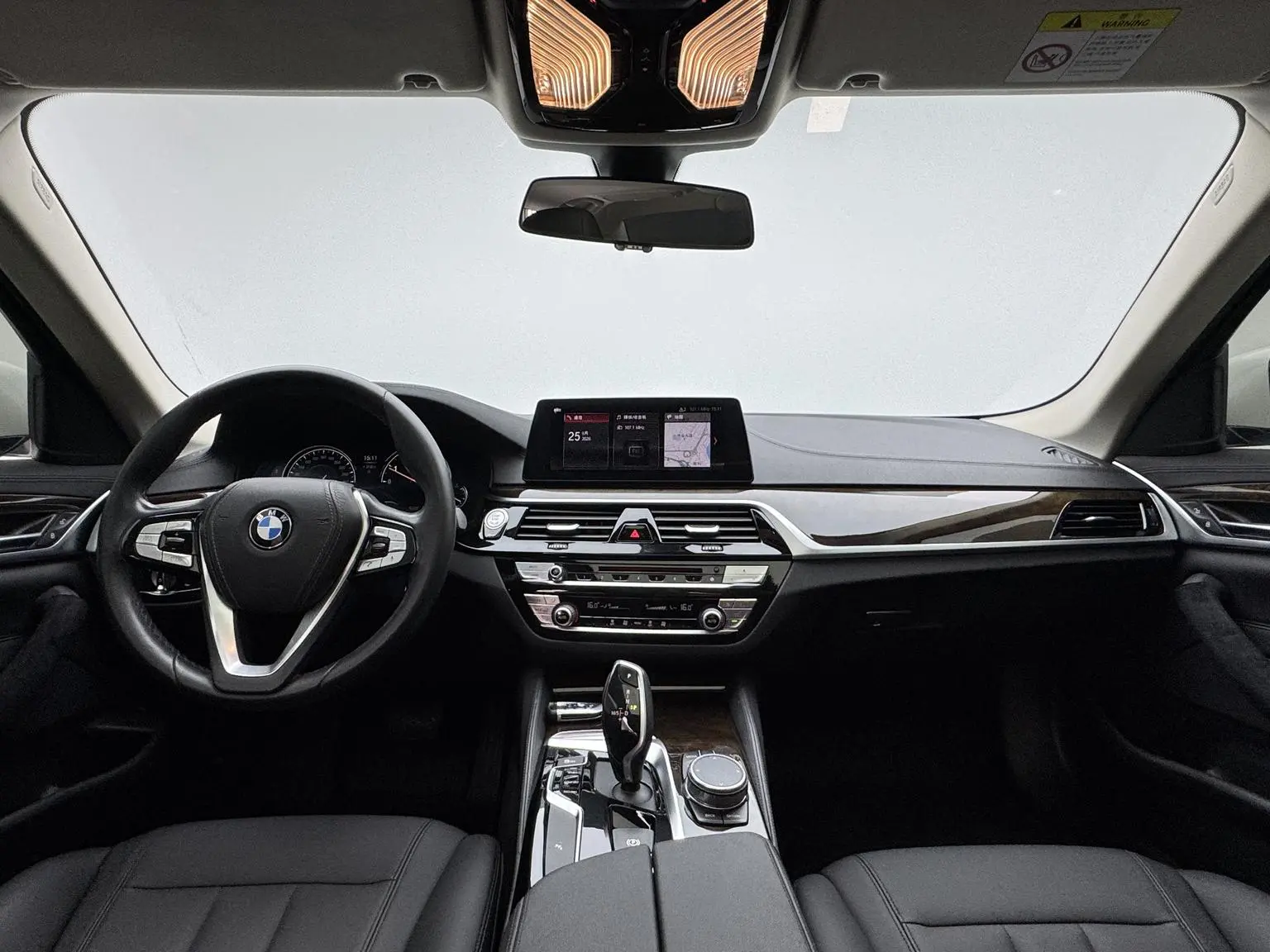 BMW 5 Series 2018 525Li Luxury Package