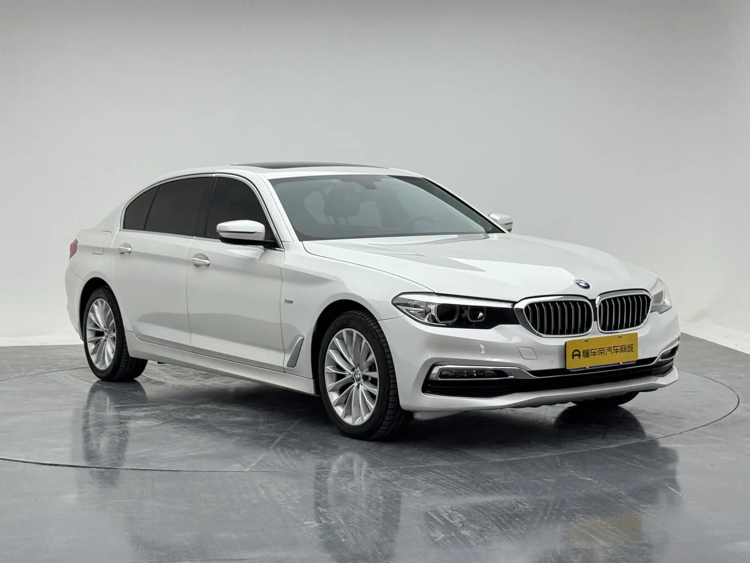BMW 5 Series 2018 525Li Luxury Package