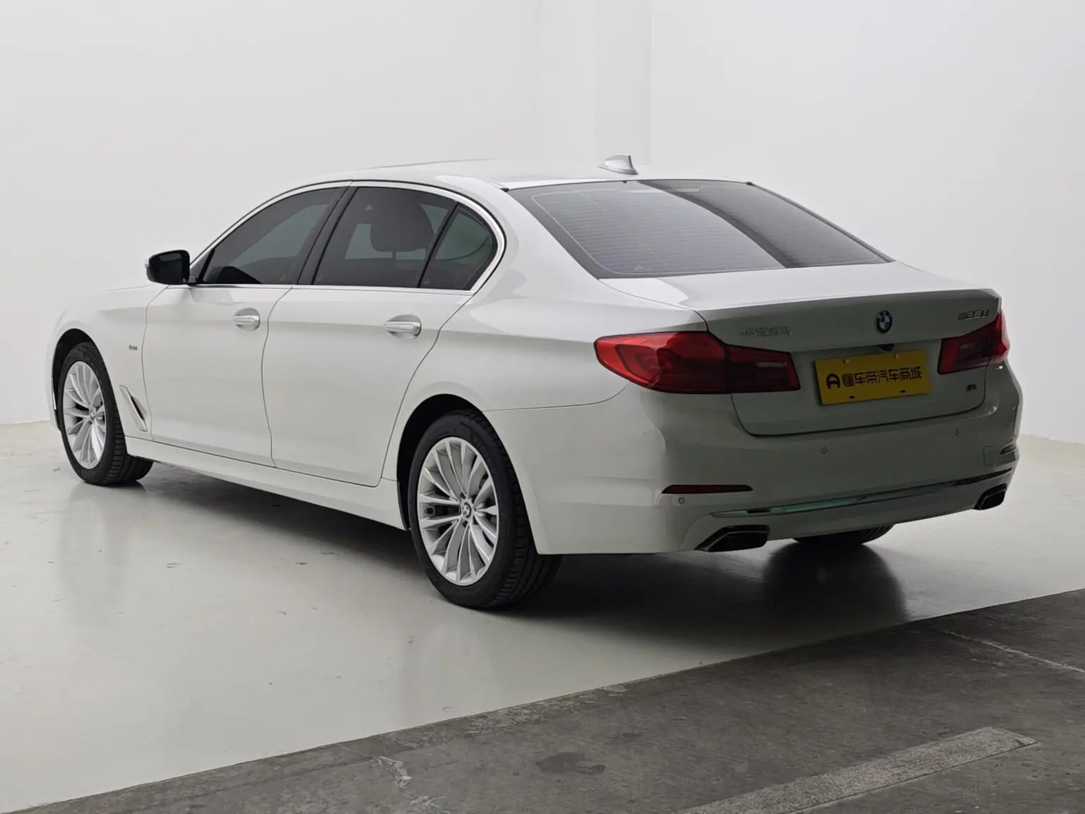 BMW 5 Series 2018 525Li Luxury Package