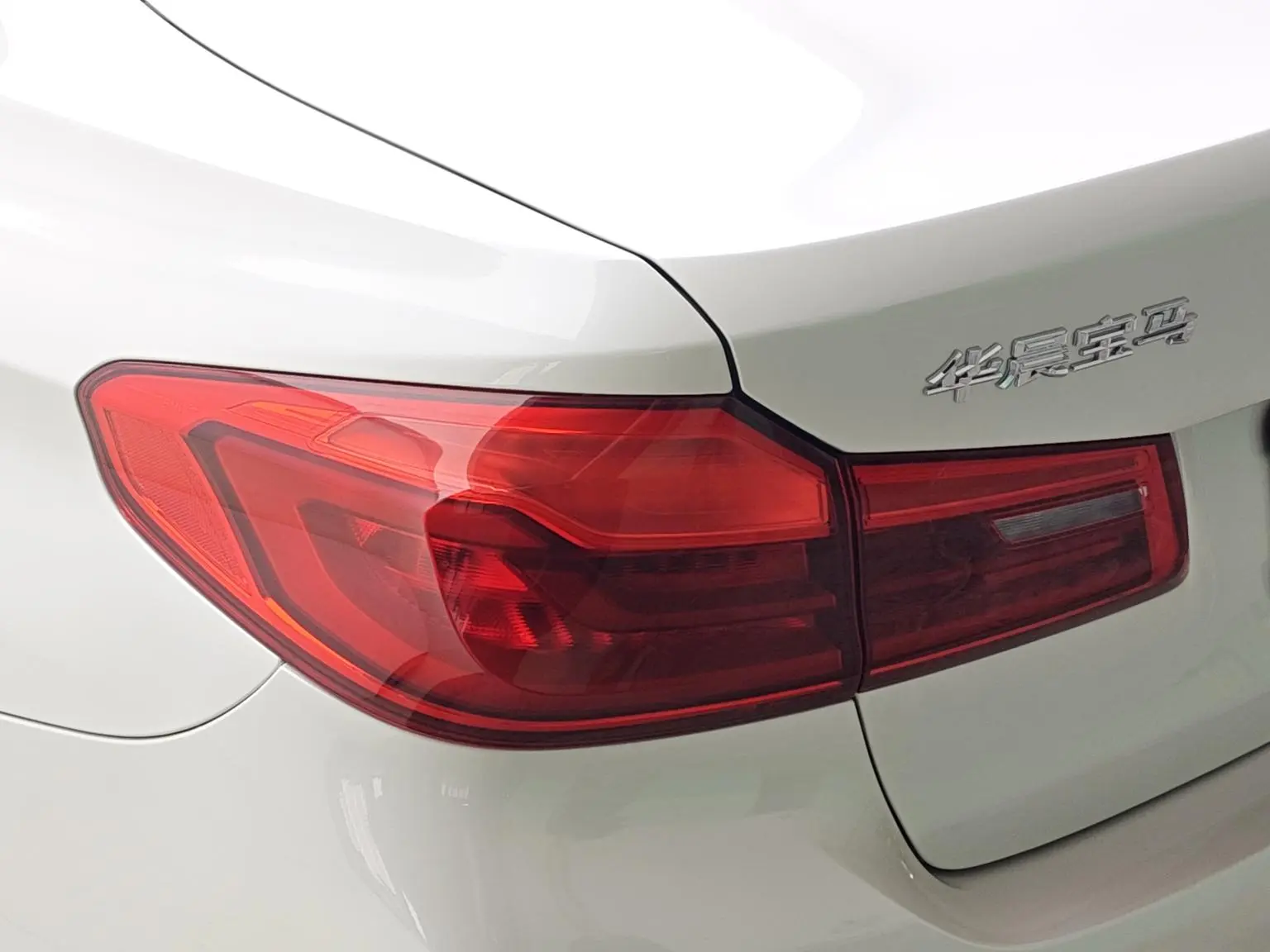 BMW 5 Series 2018 525Li Luxury Package