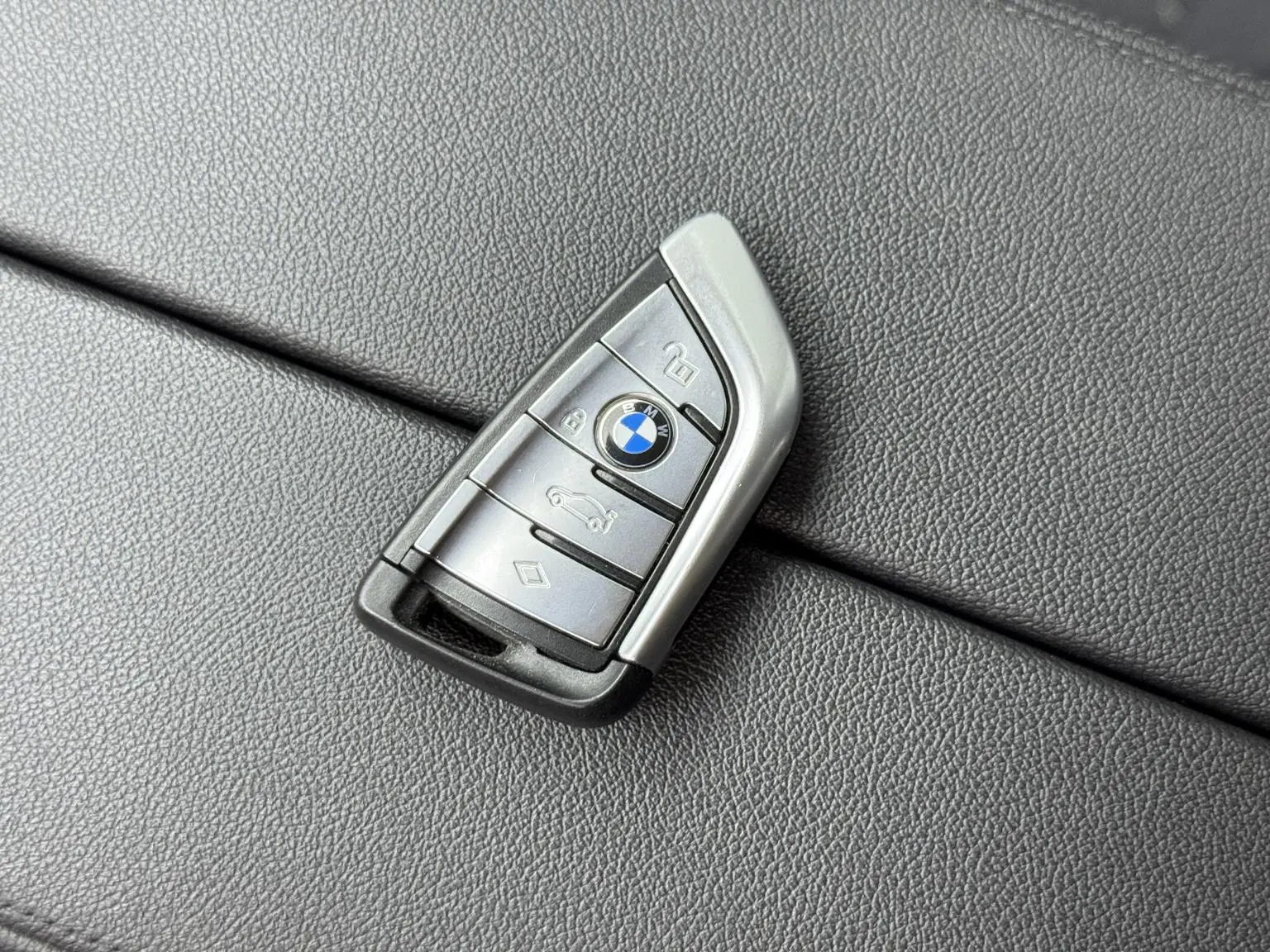 BMW 5 Series 2018 525Li Luxury Package
