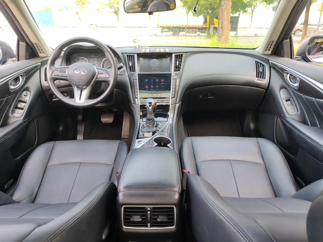 Infiniti Q50L 2018 2.0T Comfort China VI