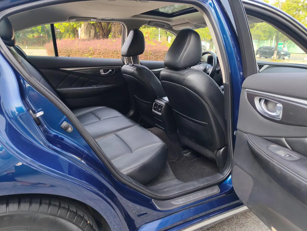 Infiniti Q50L 2018 2.0T Comfort China VI