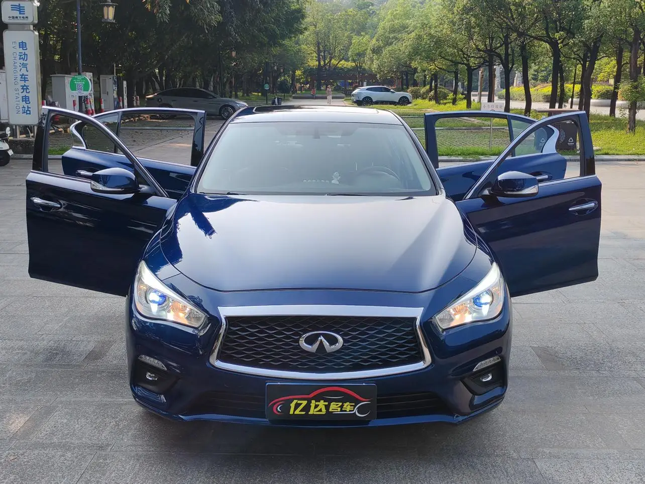 Infiniti Q50L 2018 2.0T Comfort China VI