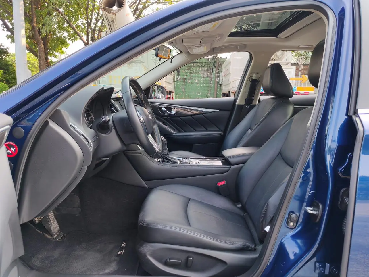 Infiniti Q50L 2018 2.0T Comfort China VI
