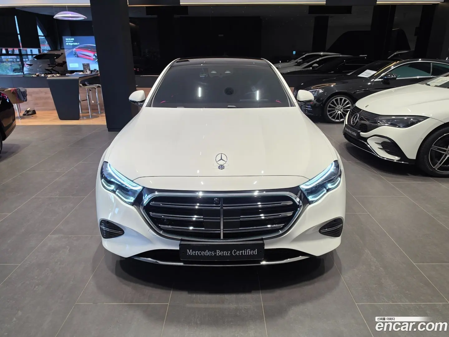 Mercedes-Benz E-Class E300 4MATIC Exclusive 2023