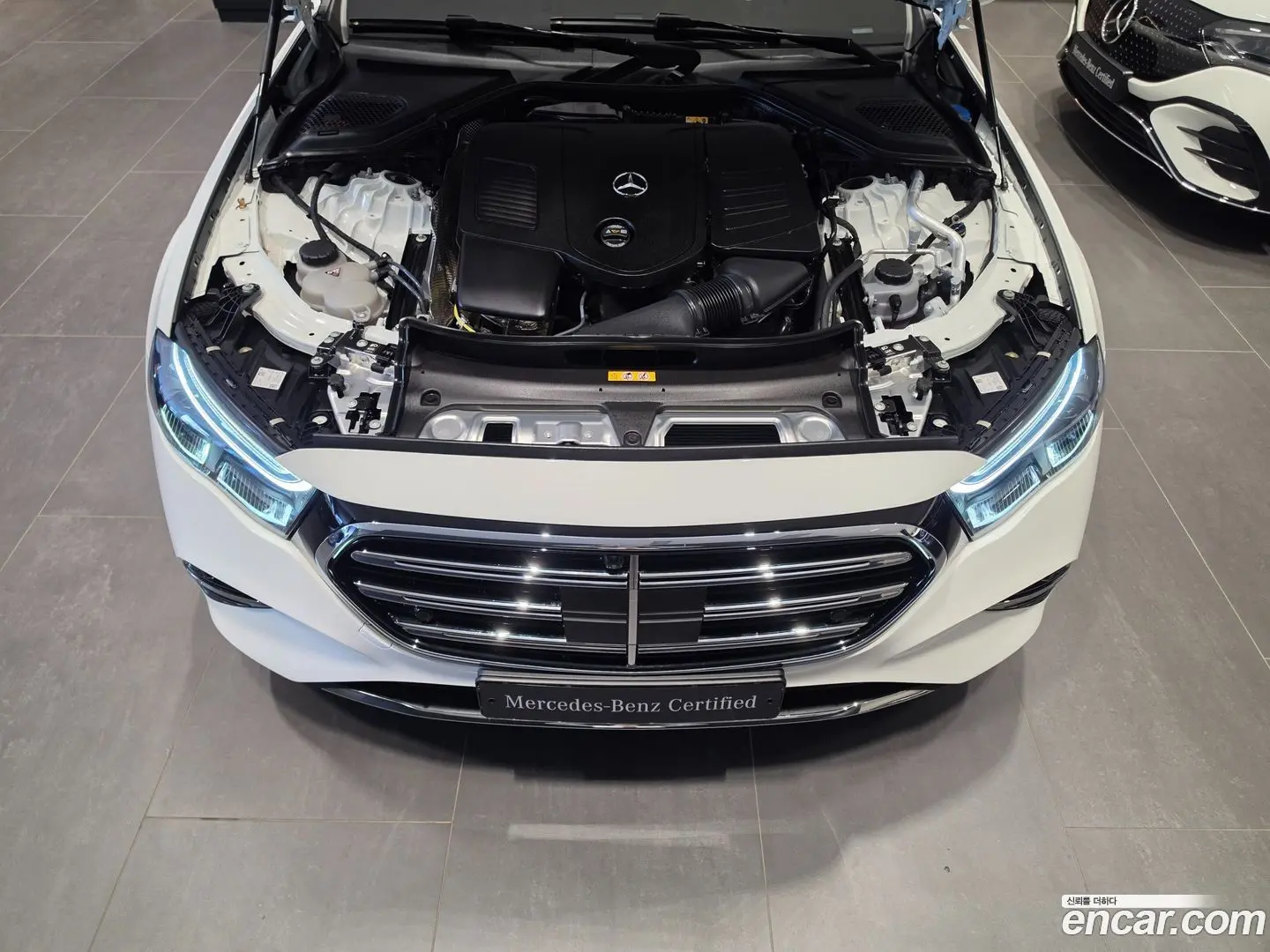 Mercedes-Benz E-Class E300 4MATIC Exclusive 2023