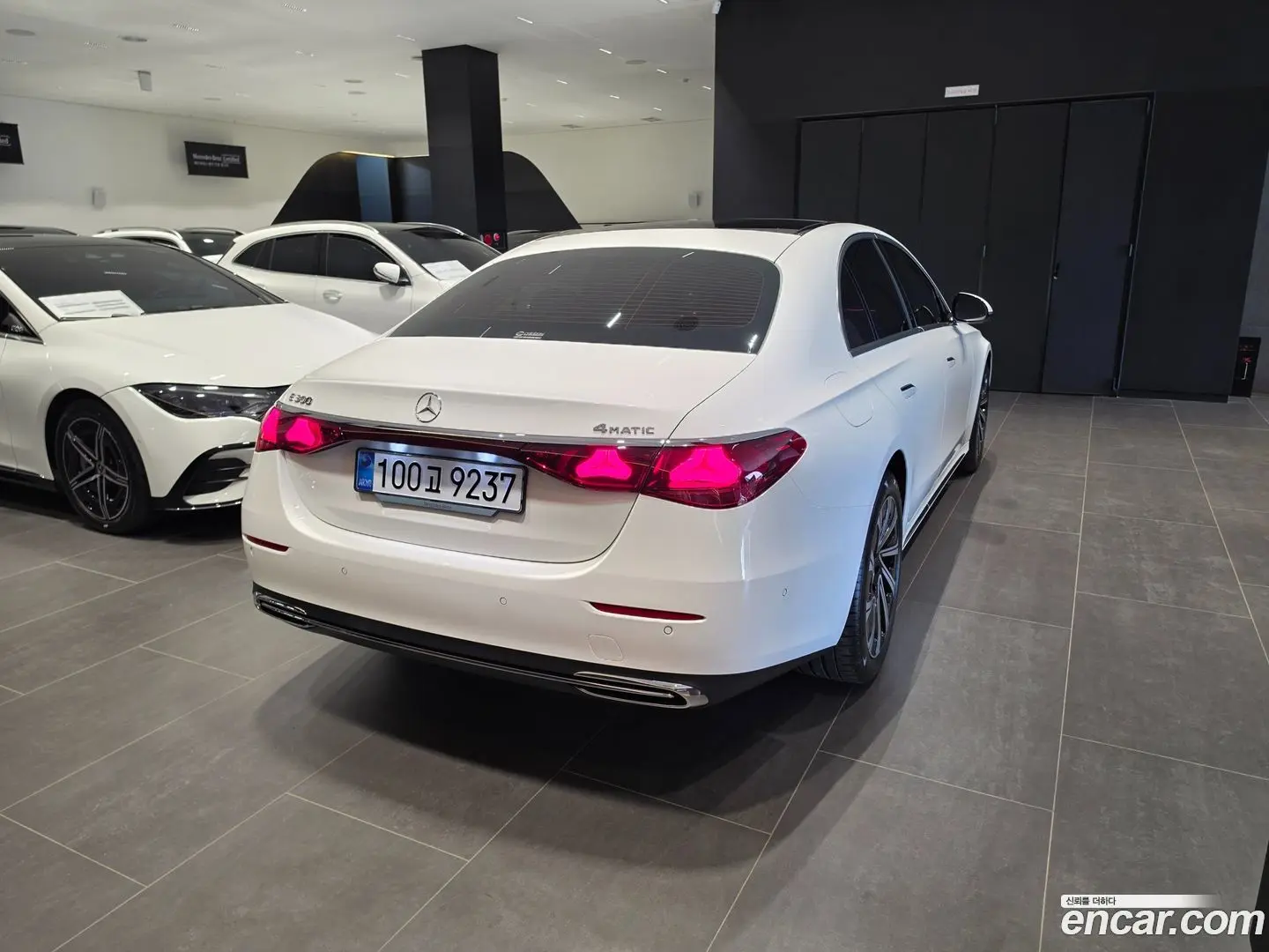 Mercedes-Benz E-Class E300 4MATIC Exclusive 2023
