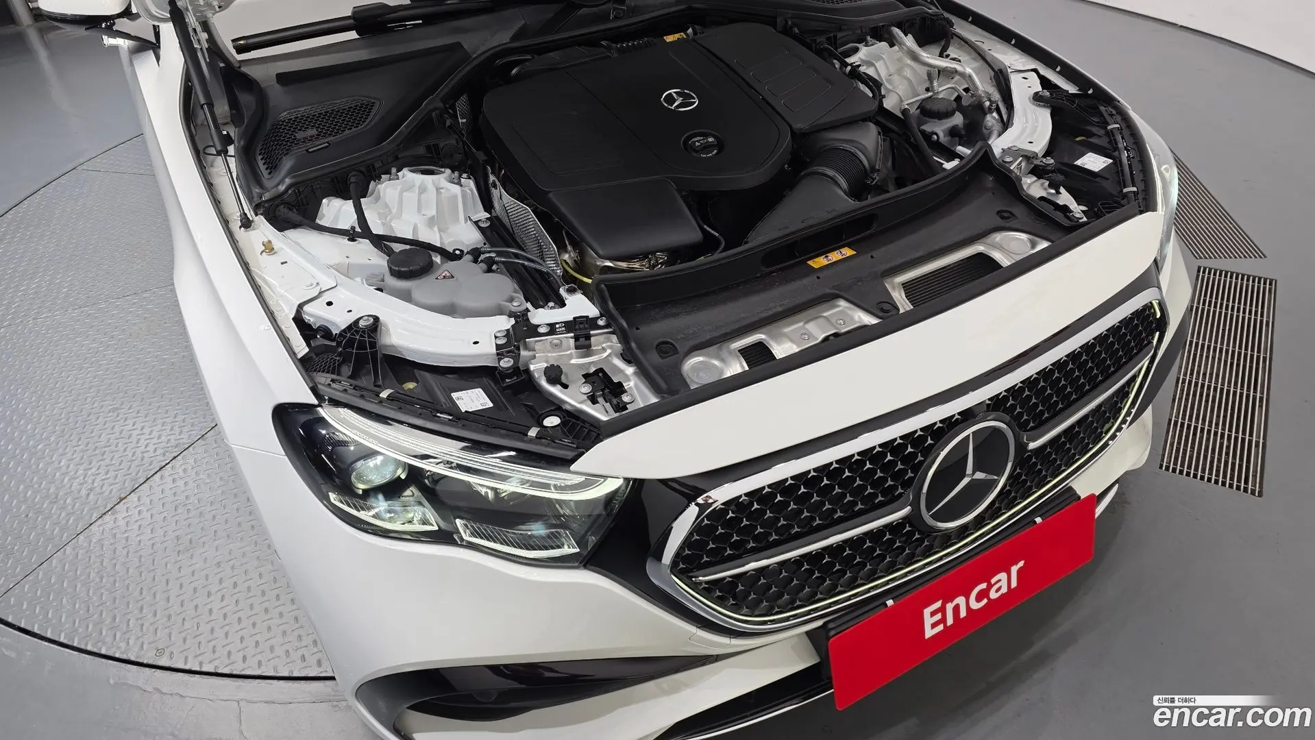 Mercedes-Benz E-Class E300 4MATIC AMG Line 2023