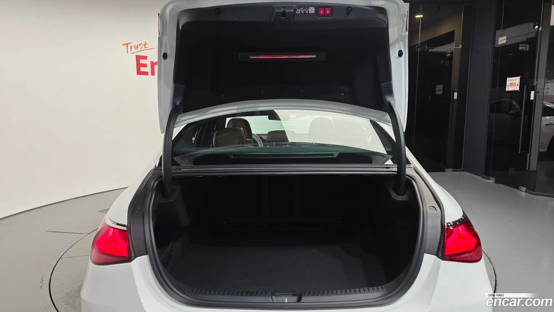 Mercedes-Benz E-Class E300 4MATIC AMG Line 2023