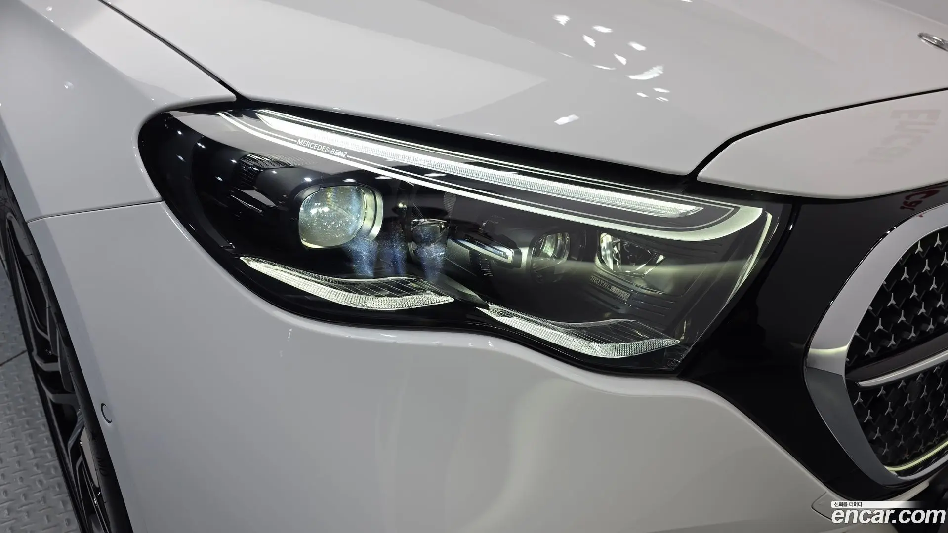 Mercedes-Benz E-Class E300 4MATIC AMG Line 2023