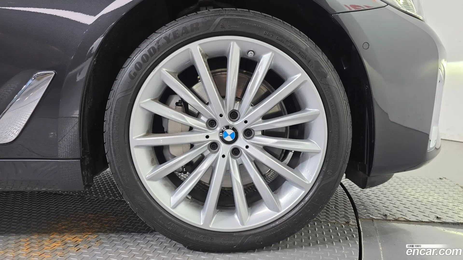 BMW 5-Series 530i xDrive Luxury 2020