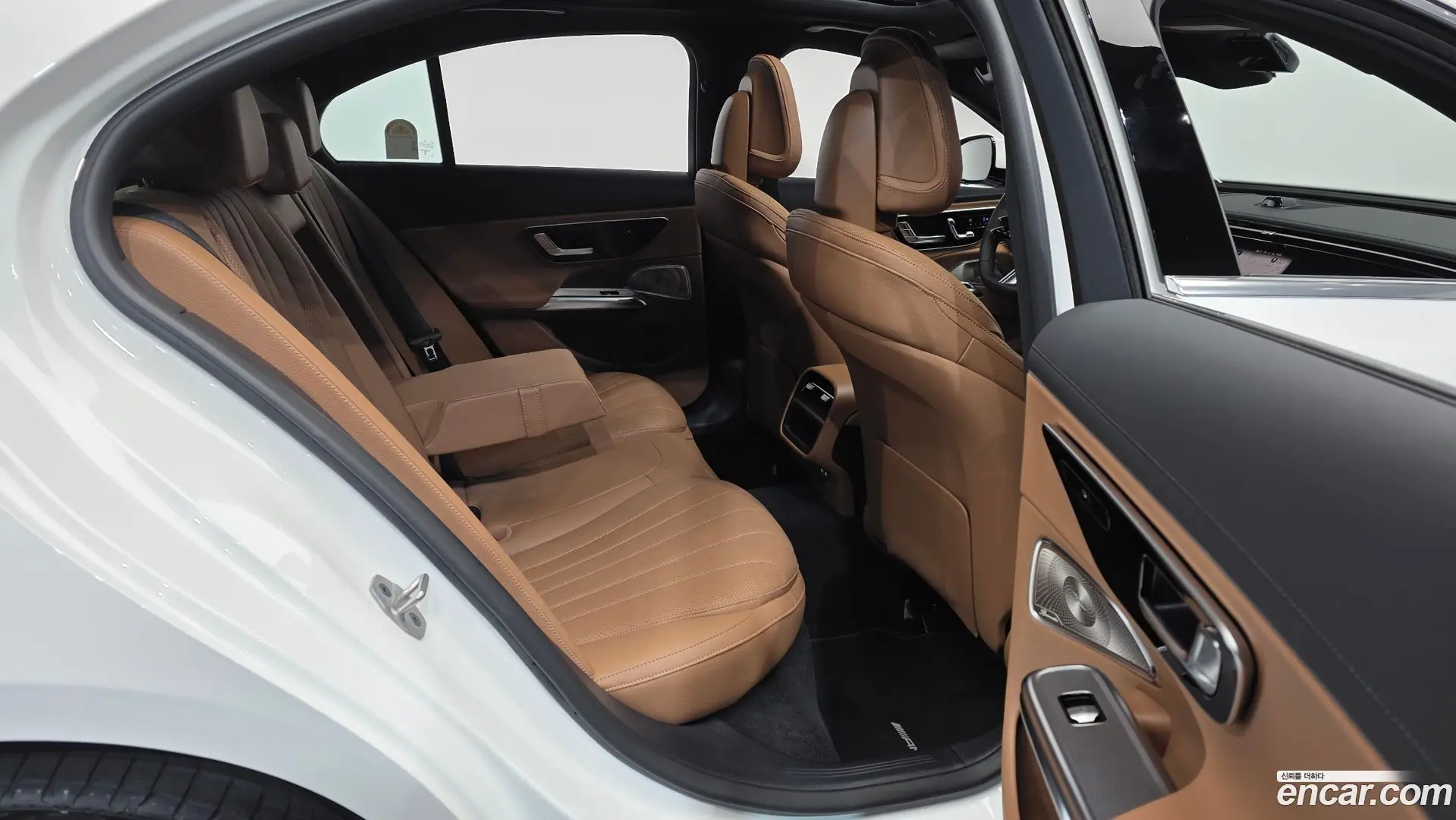 Mercedes-Benz E-Class E300 4MATIC AMG Line 2023