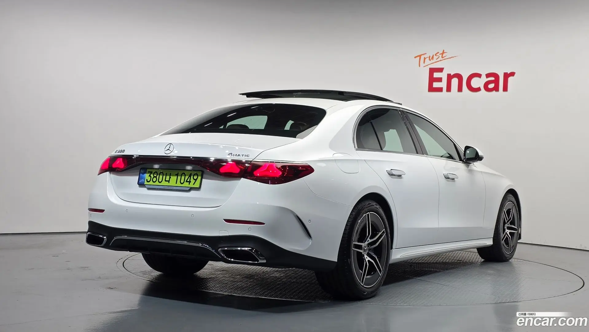 Mercedes-Benz E-Class E300 4MATIC AMG Line 2023