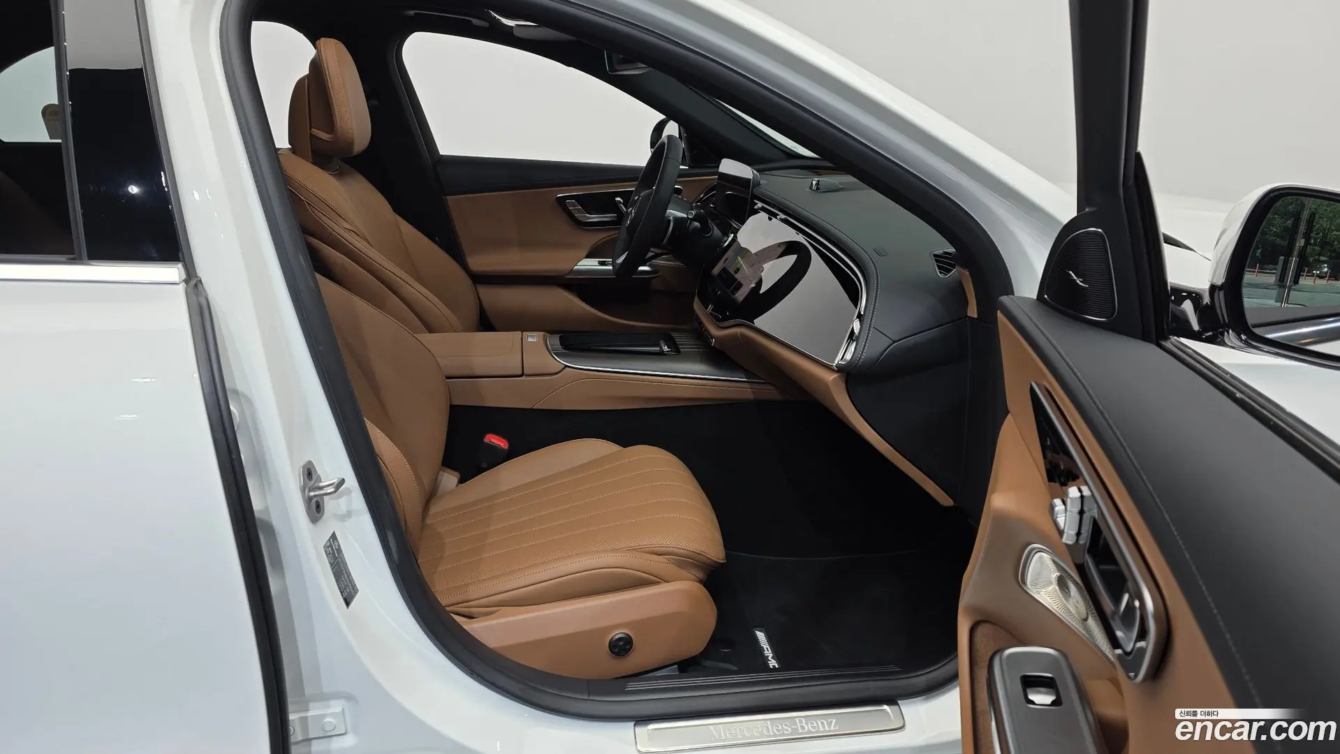 Mercedes-Benz E-Class E300 4MATIC AMG Line 2023