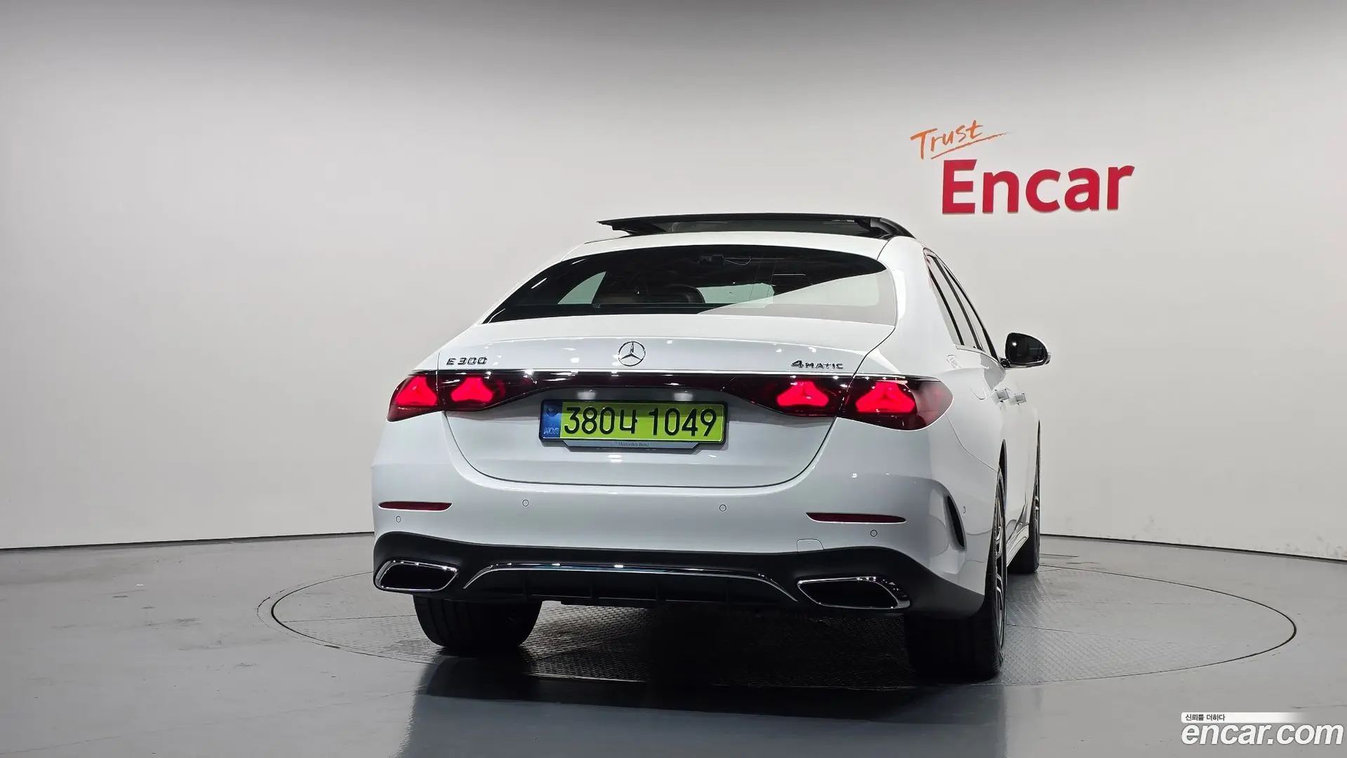 Mercedes-Benz E-Class E300 4MATIC AMG Line 2023