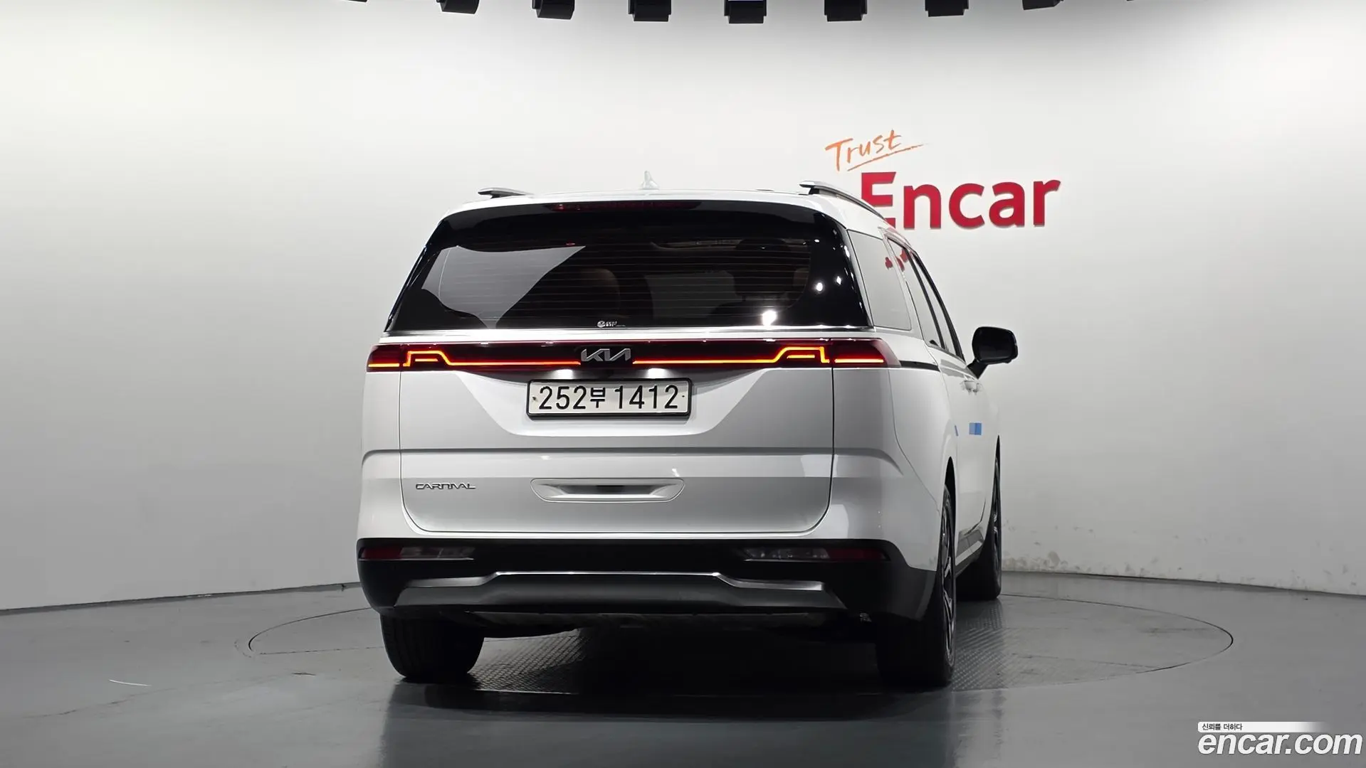 Kia Canival Diesel 9-Seater Signature