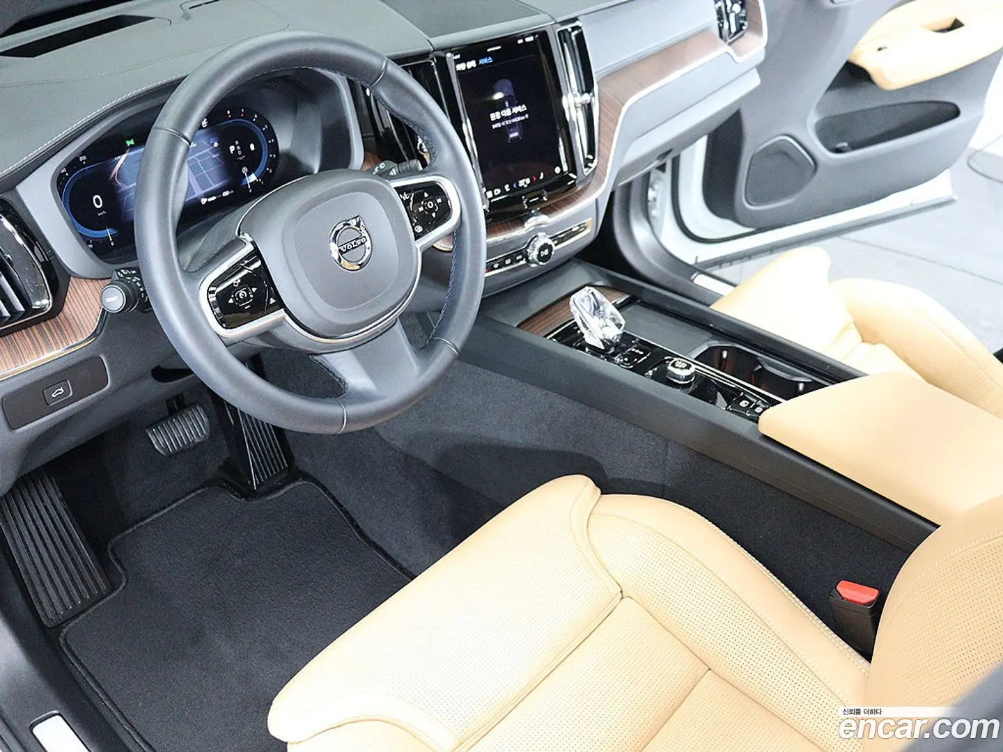 Volvo XC60 B6 Ultra Bright
