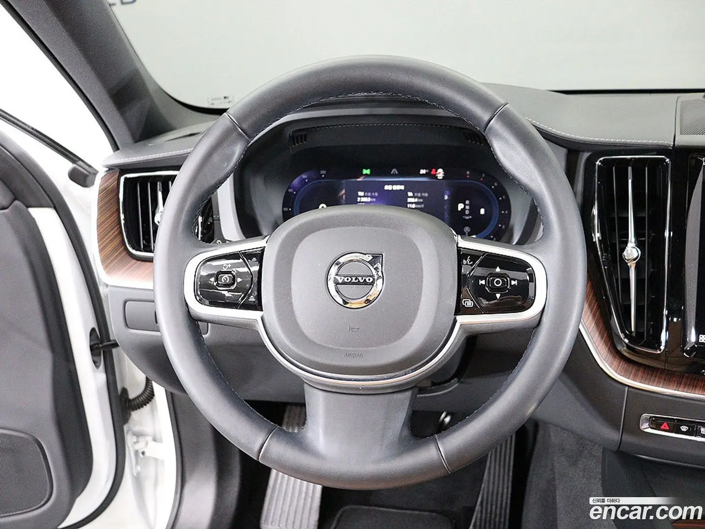Volvo XC60 B6 Ultra Bright