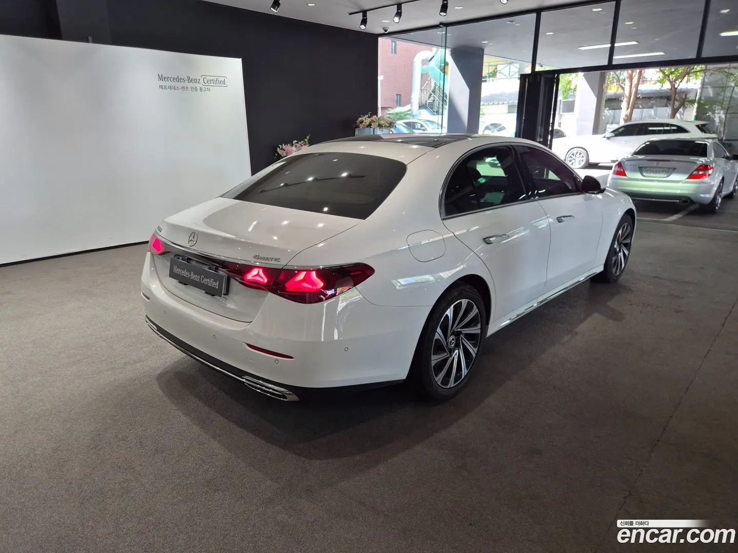 Mercedes-Benz E-Class E300 4MATIC Exclusive 2023