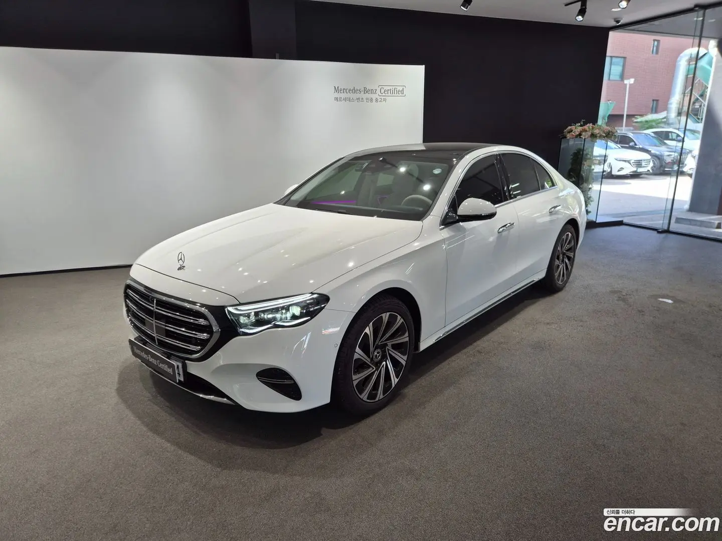 Mercedes-Benz E-Class E300 4MATIC Exclusive 2023