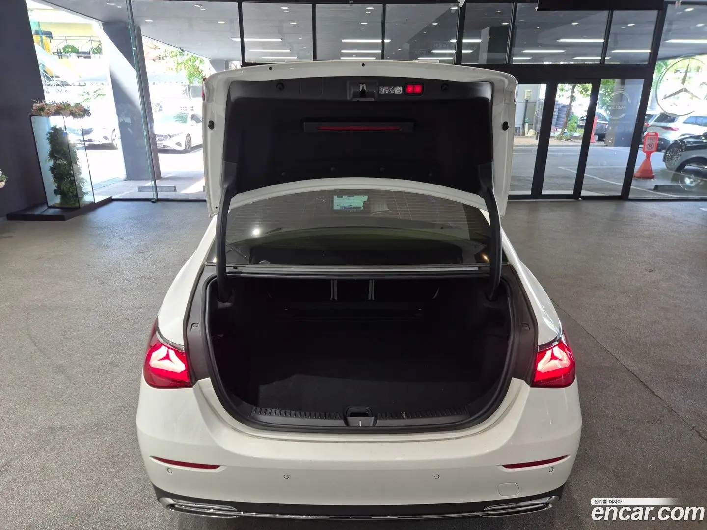 Mercedes-Benz E-Class E300 4MATIC Exclusive 2023