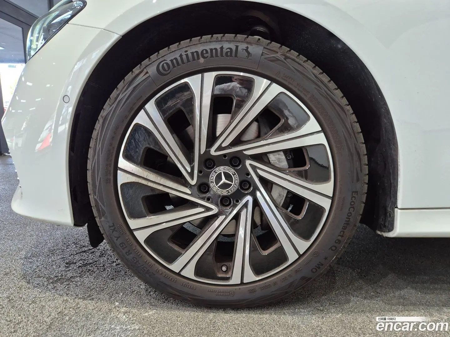 Mercedes-Benz E-Class E300 4MATIC Exclusive 2023