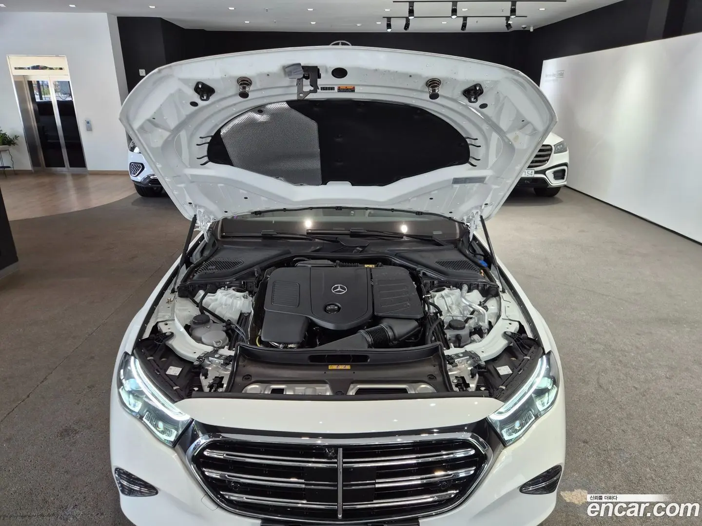 Mercedes-Benz E-Class E300 4MATIC Exclusive 2023