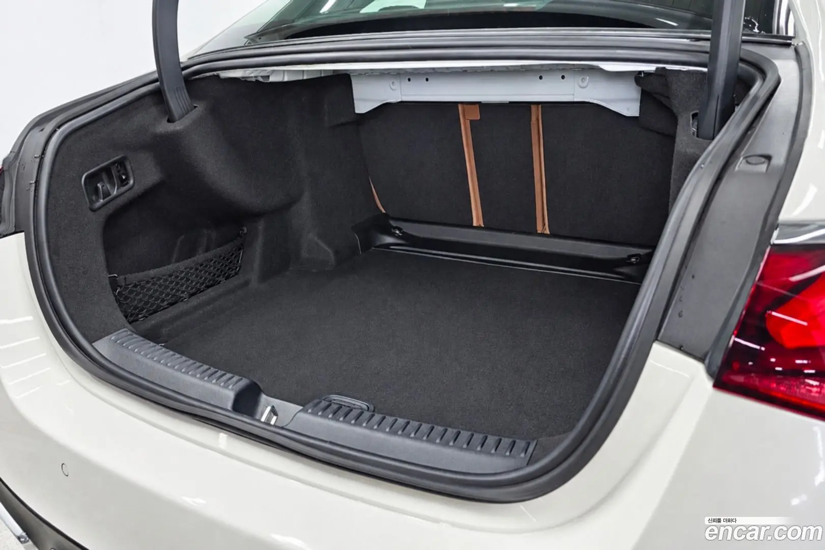Mercedes-Benz E-Class E200 AMG Line 2024
