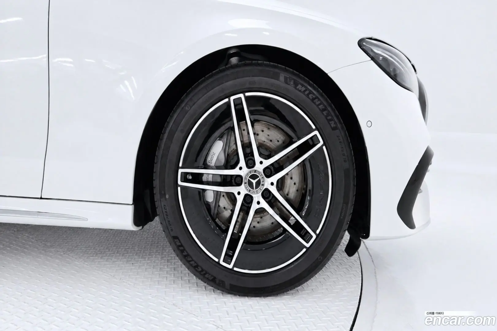 Mercedes-Benz E-Class E200 AMG Line 2024
