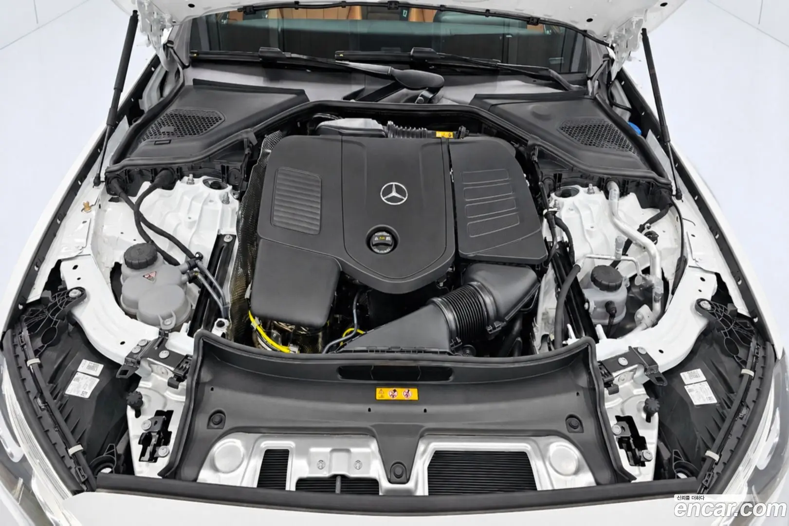 Mercedes-Benz E-Class E200 AMG Line 2024