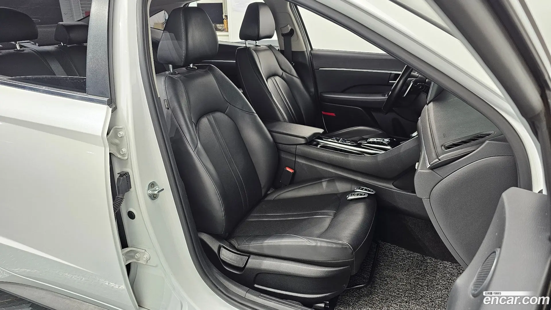 Hyundai Sonata 2.0 LPG(rental car)