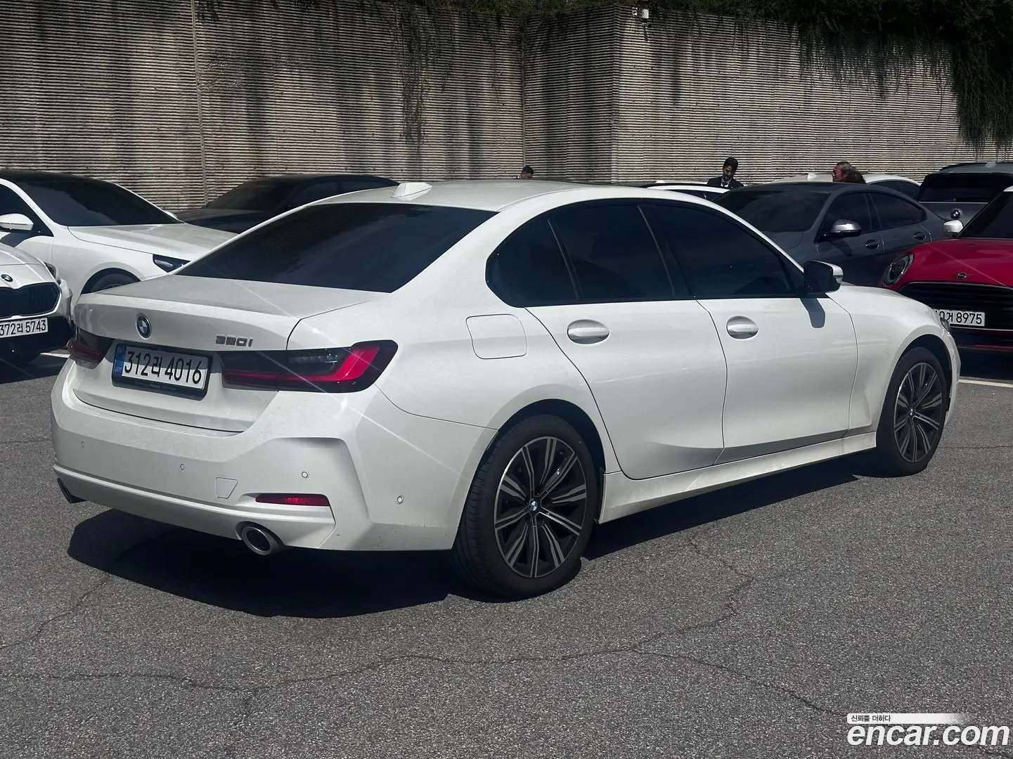 BMW 3-Series 320i 2023