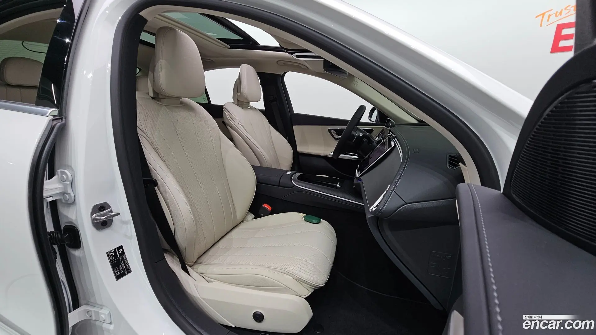 Mercedes-Benz E-Class E200 Avantgarde 2024