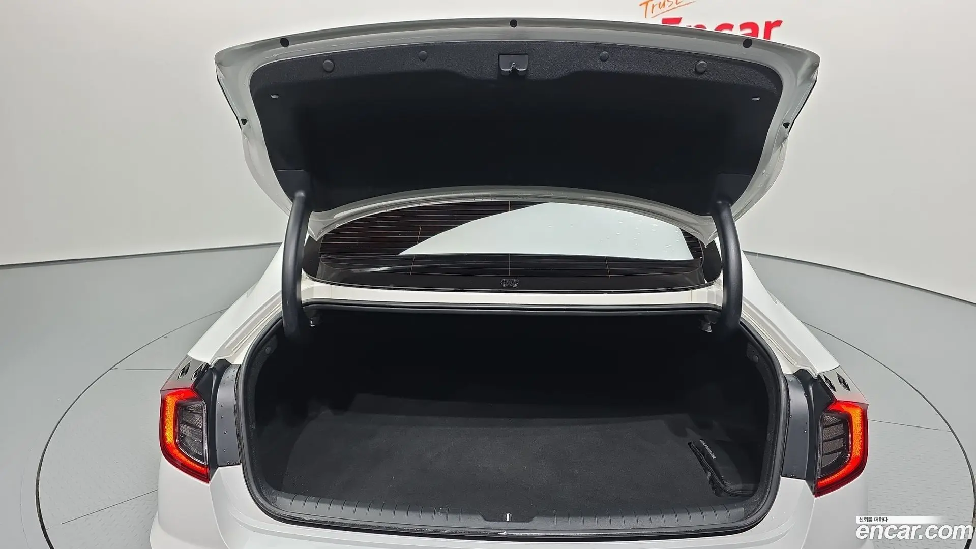 Hyundai Sonata 2.0 LPG(rental car)